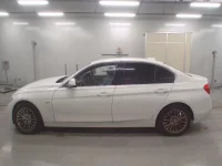 BMW 3-Series лот № 38242 оценка 3.5  с аукциона в Японии 3
