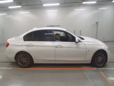 BMW 3-Series  с аукциона в Японии