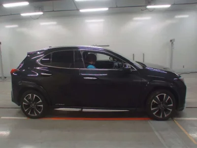 Lexus UX  с аукциона в Японии