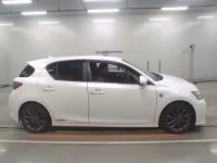 Lexus CT лот № 10401 оценка 4  с аукциона в Японии 2