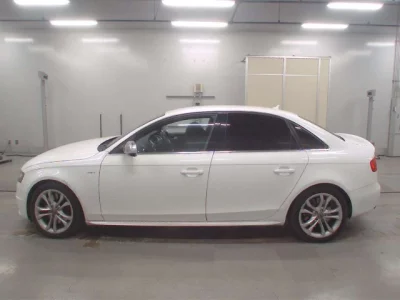 Audi S4  с аукциона в Японии