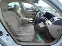 Toyota CROWN лот № 30786 оценка 4  с аукциона в Японии 7