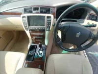 Toyota CROWN лот № 30786 оценка 4  с аукциона в Японии 8