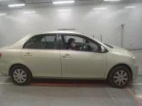 Toyota COROLLA AXIO лот № 10422 оценка R  с аукциона в Японии 2