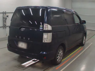 Toyota VOXY  с аукциона в Японии