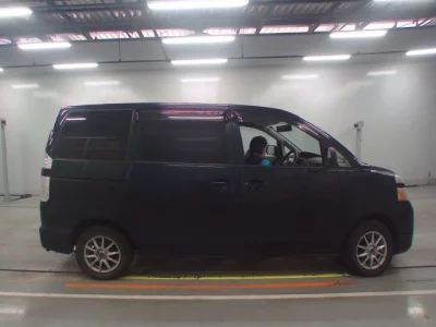 Toyota VOXY  с аукциона в Японии