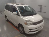 Toyota VOXY лот № 50140 оценка 3  с аукциона в Японии 4