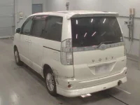 Toyota VOXY лот № 50140 оценка 3  с аукциона в Японии 5