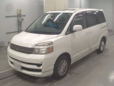 Toyota VOXY  с аукциона в Японии