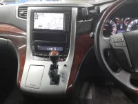 Toyota VELLFIRE лот № 30822 оценка 3  с аукциона в Японии 8