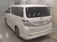 Toyota VELLFIRE лот № 30822 оценка 3  с аукциона в Японии 5