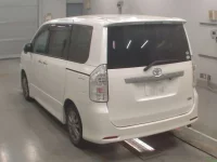 Toyota VOXY лот № 30736 оценка R  с аукциона в Японии 5