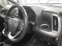 Toyota VOXY лот № 30811 оценка 4  с аукциона в Японии 6