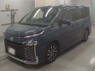 Toyota VOXY  с аукциона в Японии