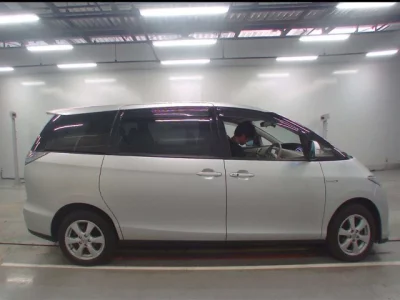 Toyota ESTIMA HYBRID