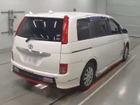 Toyota ISIS лот № 10475 оценка 3.5  с аукциона в Японии 1