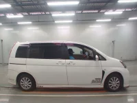 Toyota ISIS лот № 10475 оценка 3.5  с аукциона в Японии 2