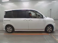 Toyota SIENTA лот № 10450 оценка 4  с аукциона в Японии 2