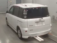 Toyota SIENTA лот № 10450 оценка 4  с аукциона в Японии 5