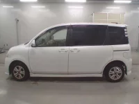 Toyota SIENTA лот № 10450 оценка 4  с аукциона в Японии 3