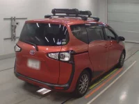 Toyota SIENTA лот № 30802 оценка R  с аукциона в Японии 1