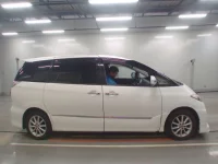 Toyota ESTIMA лот № 30671 оценка 3  с аукциона в Японии 2