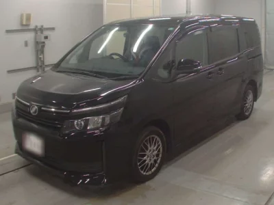 Toyota VOXY  с аукциона в Японии
