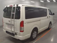 Toyota HIACE VAN лот № 30755 оценка 3  с аукциона в Японии 1