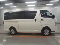 Toyota HIACE VAN лот № 30755 оценка 3  с аукциона в Японии 2