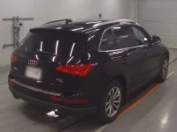 Audi Q5 лот № 38249 оценка 4  с аукциона в Японии 1