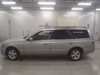 Nissan STAGEA лот № 33203 оценка 3  с аукциона в Японии 3