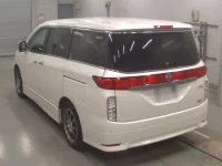 Nissan ELGRAND лот № 30810 оценка 3.5  с аукциона в Японии 5