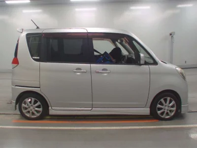 Mitsubishi DELICA D2  с аукциона в Японии