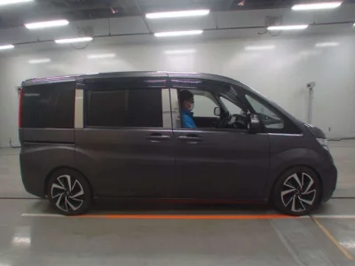 Honda STEP WAGON  с аукциона в Японии