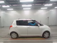 Suzuki SWIFT лот № 30777 оценка 3.5  с аукциона в Японии 2