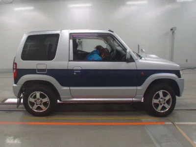Mitsubishi PAJERO MINI