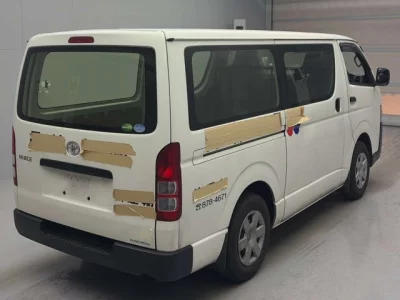 Toyota HiAce Van