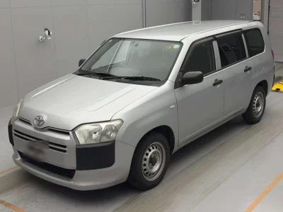 Toyota SUCCEED  с аукциона в Японии