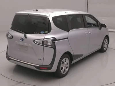 Toyota SIENTA  с аукциона в Японии