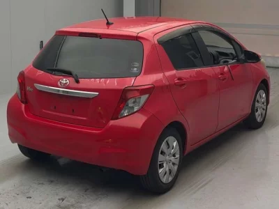 Toyota VITZ  с аукциона в Японии