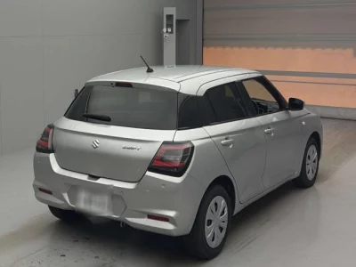 Suzuki SWIFT  с аукциона в Японии