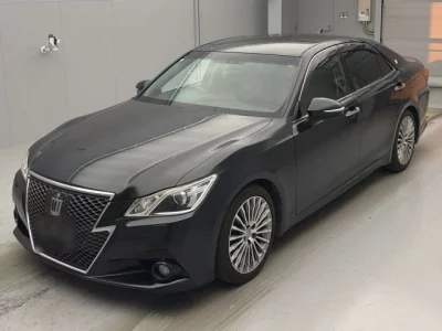 Toyota CROWN  с аукциона в Японии