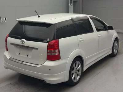 Toyota WISH  с аукциона в Японии