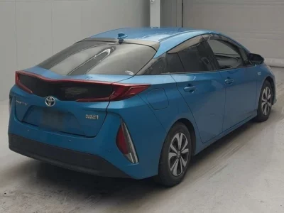 Toyota PRIUS PHV  с аукциона в Японии