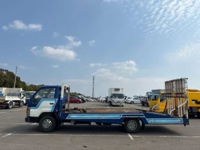 Toyota DYNA  с аукциона в Японии