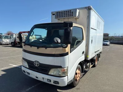Toyota DYNA  с аукциона в Японии