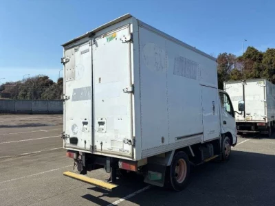 Toyota DYNA  с аукциона в Японии