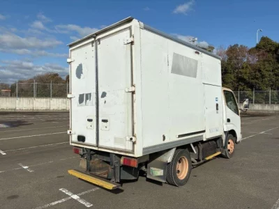 Toyota DYNA  с аукциона в Японии