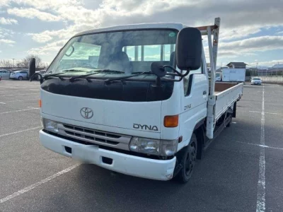 Toyota DYNA  с аукциона в Японии