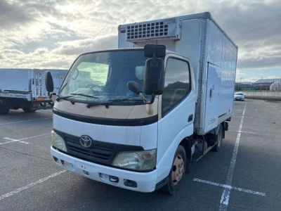 Toyota DYNA  с аукциона в Японии